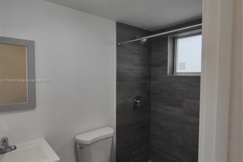 House in North Miami, Florida 2 bedrooms, 65.03 sq.m. № 1937509 - photo 10