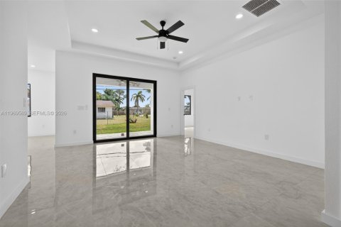 House in Fort Lauderdale, Florida 3 bedrooms № 2030320 - photo 6