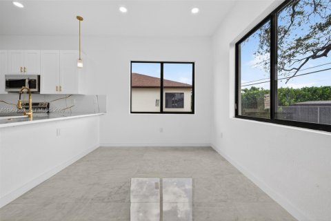 House in Fort Lauderdale, Florida 3 bedrooms № 2030320 - photo 13