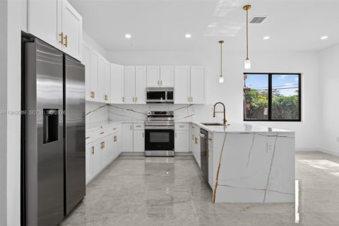 House in Fort Lauderdale, Florida 3 bedrooms № 2030320 - photo 11