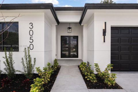 House in Fort Lauderdale, Florida 3 bedrooms № 2030320 - photo 4