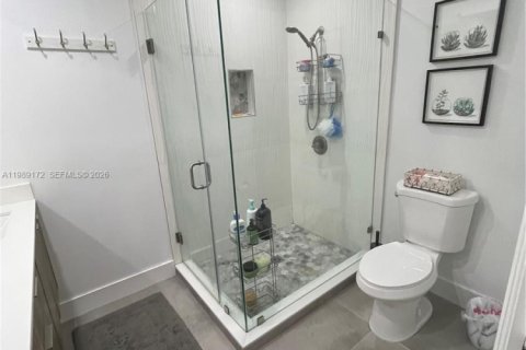 Casa en venta en Hialeah, Florida, 4 dormitorios, 172.61 m2 № 2058177 - foto 17