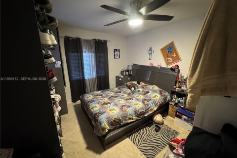 Casa en venta en Hialeah, Florida, 4 dormitorios, 172.61 m2 № 2058177 - foto 8