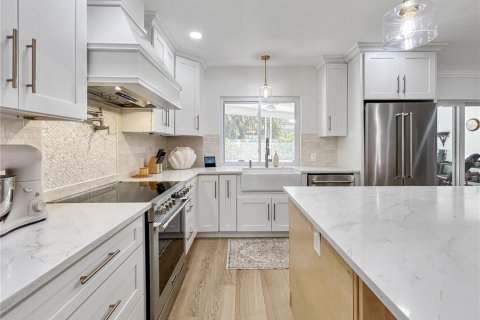 Casa en venta en Saint Petersburg, Florida, 3 dormitorios, 219.9 m2 № 2213877 - foto 8