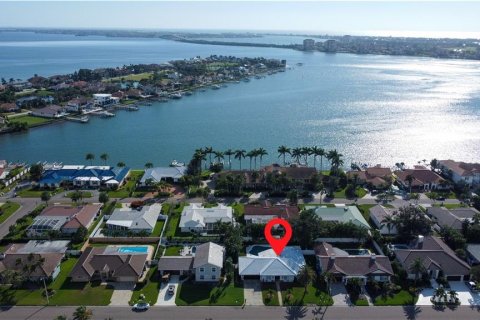 Casa en venta en Saint Petersburg, Florida, 3 dormitorios, 219.9 m2 № 2213877 - foto 3