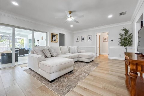 Casa en venta en Saint Petersburg, Florida, 3 dormitorios, 219.9 m2 № 2213877 - foto 14