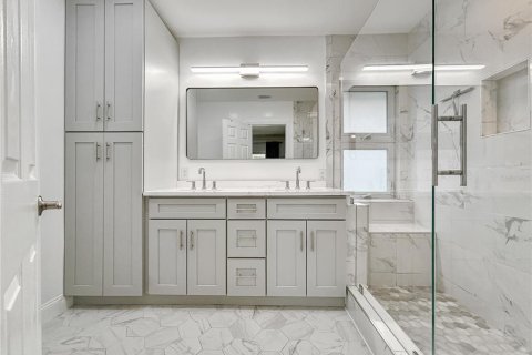 Casa en venta en Saint Petersburg, Florida, 3 dormitorios, 219.9 m2 № 2213877 - foto 25