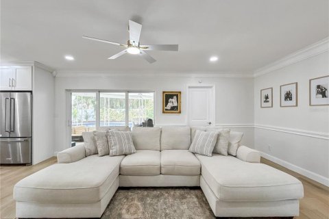 Casa en venta en Saint Petersburg, Florida, 3 dormitorios, 219.9 m2 № 2213877 - foto 15