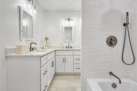 Casa en venta en Saint Petersburg, Florida, 3 dormitorios, 219.9 m2 № 2213877 - foto 29