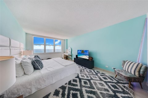 Condominio en venta en Miami Beach, Florida, 2 dormitorios, 128.21 m2 № 1938558 - foto 19