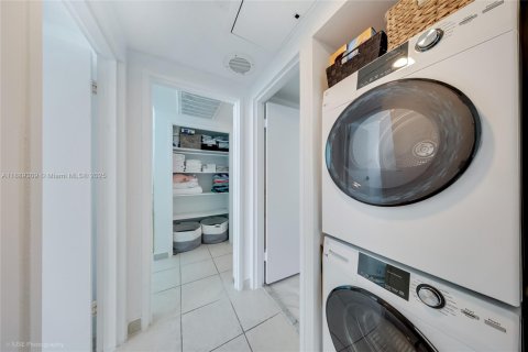 Copropriété à vendre à Miami Beach, Floride: 2 chambres, 128.21 m2 № 1938558 - photo 17