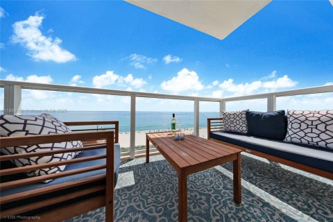 Copropriété à vendre à Miami Beach, Floride: 2 chambres, 128.21 m2 № 1938558 - photo 4