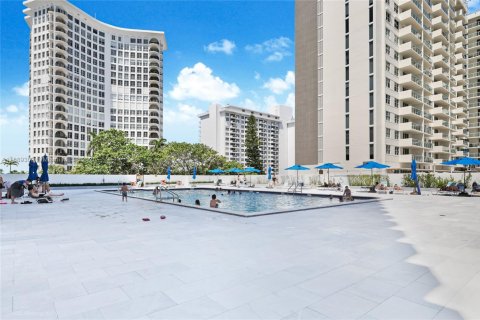 Copropriété à vendre à Miami Beach, Floride: 2 chambres, 128.21 m2 № 1938558 - photo 29