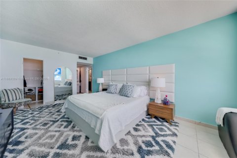 Copropriété à vendre à Miami Beach, Floride: 2 chambres, 128.21 m2 № 1938558 - photo 21