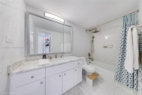 Condominio en venta en Miami Beach, Florida, 2 dormitorios, 128.21 m2 № 1938558 - foto 26