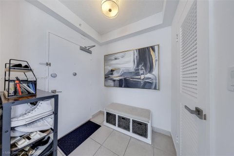 Condominio en venta en Miami Beach, Florida, 2 dormitorios, 128.21 m2 № 1938558 - foto 15