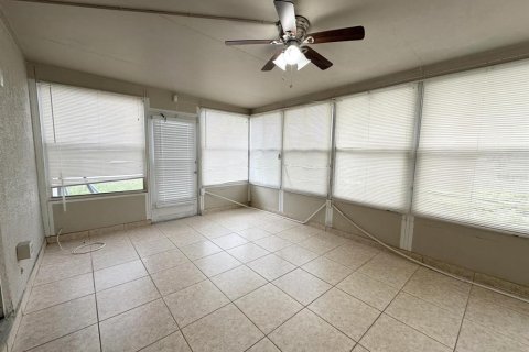 House in Tarpon Springs, Florida 3 bedrooms, 139.82 sq.m. № 2234017 - photo 15