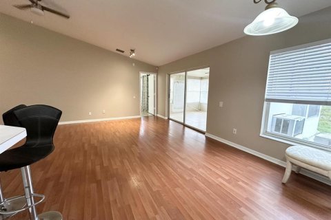 House in Tarpon Springs, Florida 3 bedrooms, 139.82 sq.m. № 2234017 - photo 8