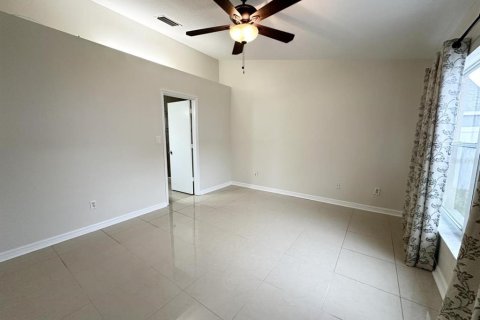 House in Tarpon Springs, Florida 3 bedrooms, 139.82 sq.m. № 2234017 - photo 2