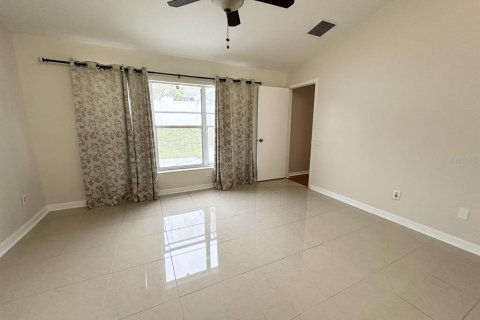House in Tarpon Springs, Florida 3 bedrooms, 139.82 sq.m. № 2234017 - photo 3