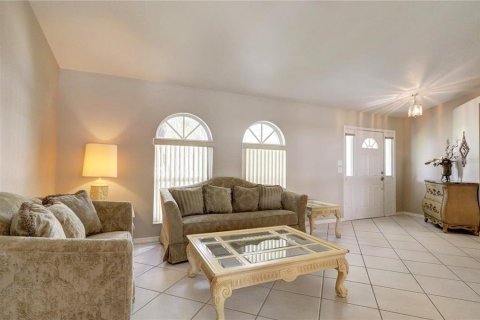 Casa en venta en Port Charlotte, Florida, 3 dormitorios, 191.47 m2 № 1905342 - foto 7