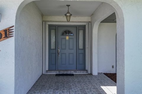 Casa en venta en Port Charlotte, Florida, 3 dormitorios, 191.47 m2 № 1905342 - foto 2