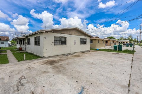 Immobilier commercial à vendre à Florida City, Floride: 195.09 m2 № 1891503 - photo 8