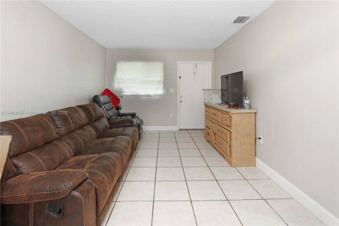 Immobilier commercial à vendre à Florida City, Floride: 195.09 m2 № 1891503 - photo 13
