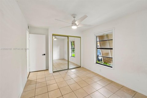 Adosado en venta en Miami, Florida, 3 dormitorios, 135.45 m2 № 2353003 - foto 13