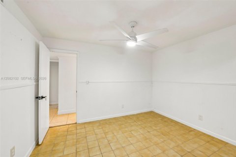 Adosado en venta en Miami, Florida, 3 dormitorios, 135.45 m2 № 2353003 - foto 18