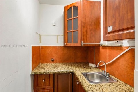 Adosado en venta en Miami, Florida, 3 dormitorios, 135.45 m2 № 2353003 - foto 7