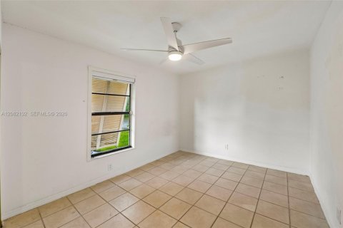 Adosado en venta en Miami, Florida, 3 dormitorios, 135.45 m2 № 2353003 - foto 12