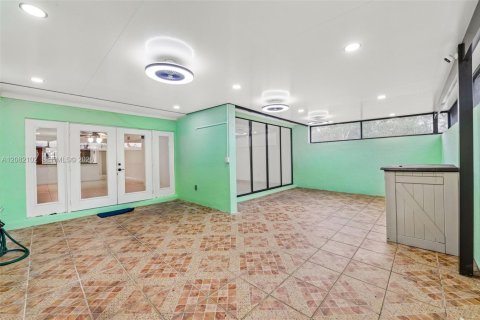 Adosado en venta en Miami, Florida, 3 dormitorios, 135.45 m2 № 2353003 - foto 27