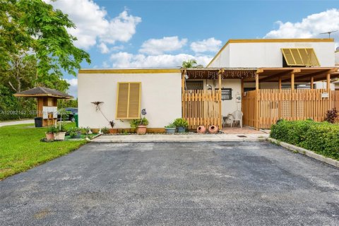 Таунхаус в Майами, Флорида 3 спальни, 135.45м2 № 2353003