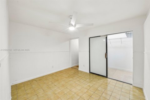 Adosado en venta en Miami, Florida, 3 dormitorios, 135.45 m2 № 2353003 - foto 16