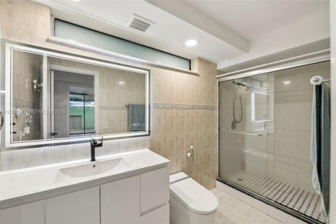 Adosado en venta en Miami, Florida, 3 dormitorios, 135.45 m2 № 2353003 - foto 20