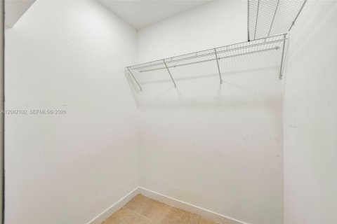 Adosado en venta en Miami, Florida, 3 dormitorios, 135.45 m2 № 2353003 - foto 17
