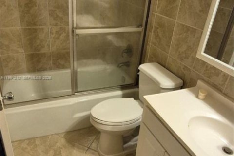 Condominio en alquiler en Hillsboro Beach, Florida, 2 dormitorios, 92.9 m2 № 2057461 - foto 9