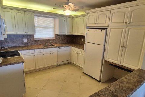 Condominio en alquiler en Hillsboro Beach, Florida, 2 dormitorios, 92.9 m2 № 2057461 - foto 4