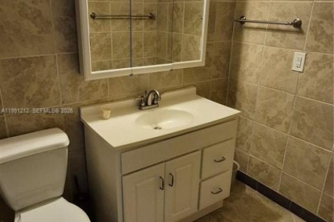 Condominio en alquiler en Hillsboro Beach, Florida, 2 dormitorios, 92.9 m2 № 2057461 - foto 8