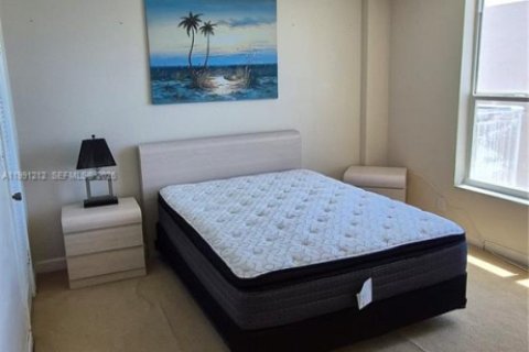 Condominio en alquiler en Hillsboro Beach, Florida, 2 dormitorios, 92.9 m2 № 2057461 - foto 6