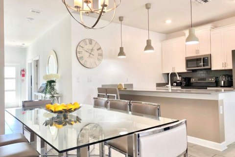 Touwnhouse à Davenport, Floride 5 chambres, 201.32 m2 № 2114230