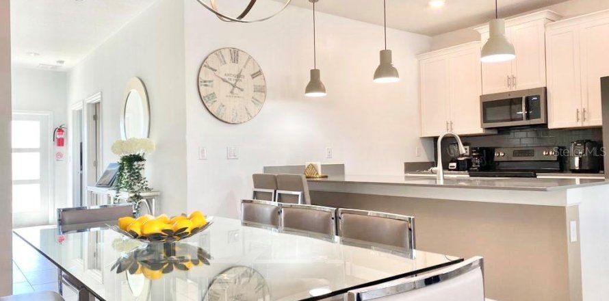 Touwnhouse à Davenport, Floride 5 chambres, 201.32 m2 № 2114230
