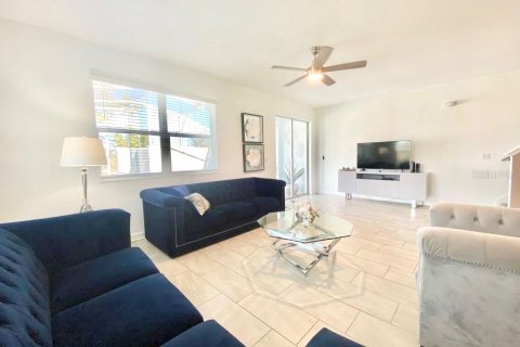 Touwnhouse à louer à Davenport, Floride: 5 chambres, 201.32 m2 № 2114230 - photo 9