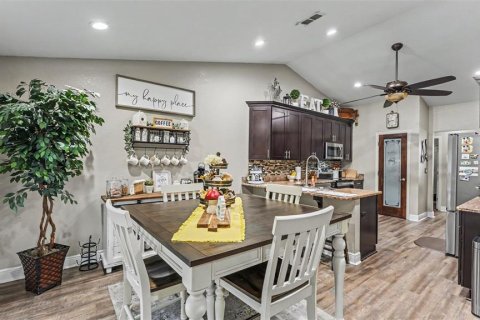 House in Lakeland, Florida 4 bedrooms, 234.86 sq.m. № 2285694 - photo 3
