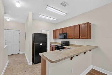 Condo in Gainesville, Florida, 2 bedrooms № 2230429 - photo 14