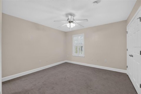 Condo in Gainesville, Florida, 2 bedrooms № 2230429 - photo 19