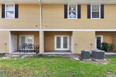 Condo in Gainesville, Florida, 2 bedrooms № 2230429 - photo 29