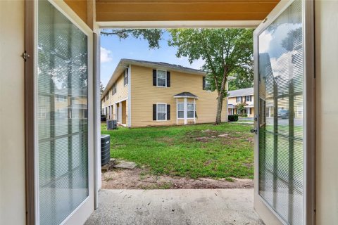 Condo in Gainesville, Florida, 2 bedrooms № 2230429 - photo 5