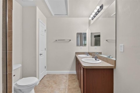 Condo in Gainesville, Florida, 2 bedrooms № 2230429 - photo 21